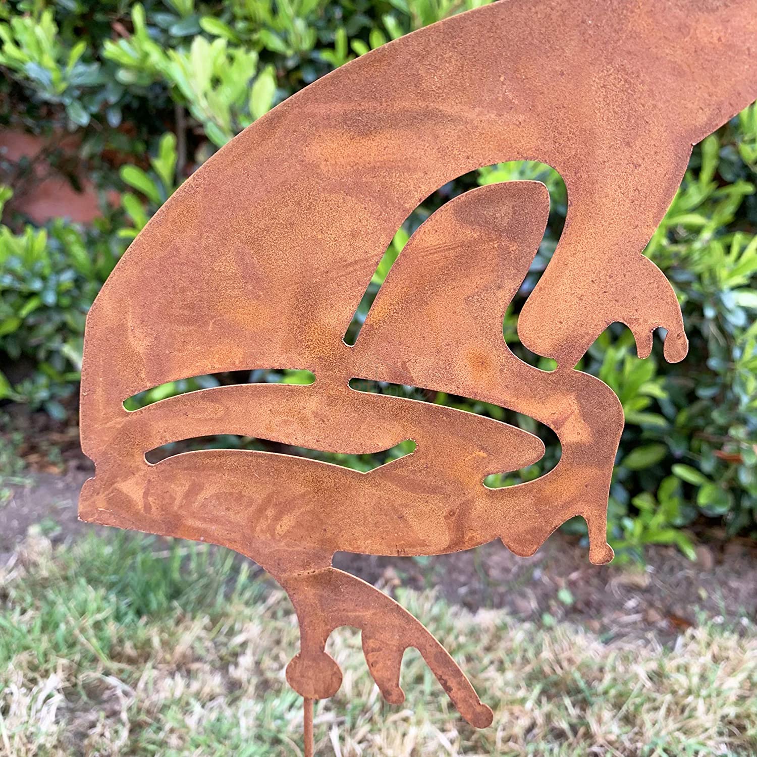 Gekrönter König-Frosch-Gartenpfahl