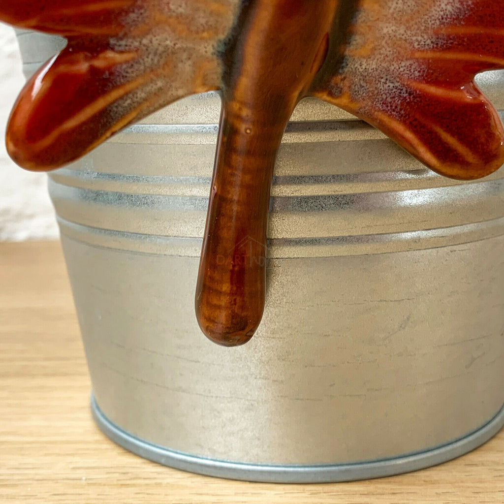 Keramik-Topfaufhänger mit roter Libelle