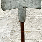 Terrakottatopf mit Spatenständer