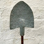 Terrakottatopf mit Spatenständer