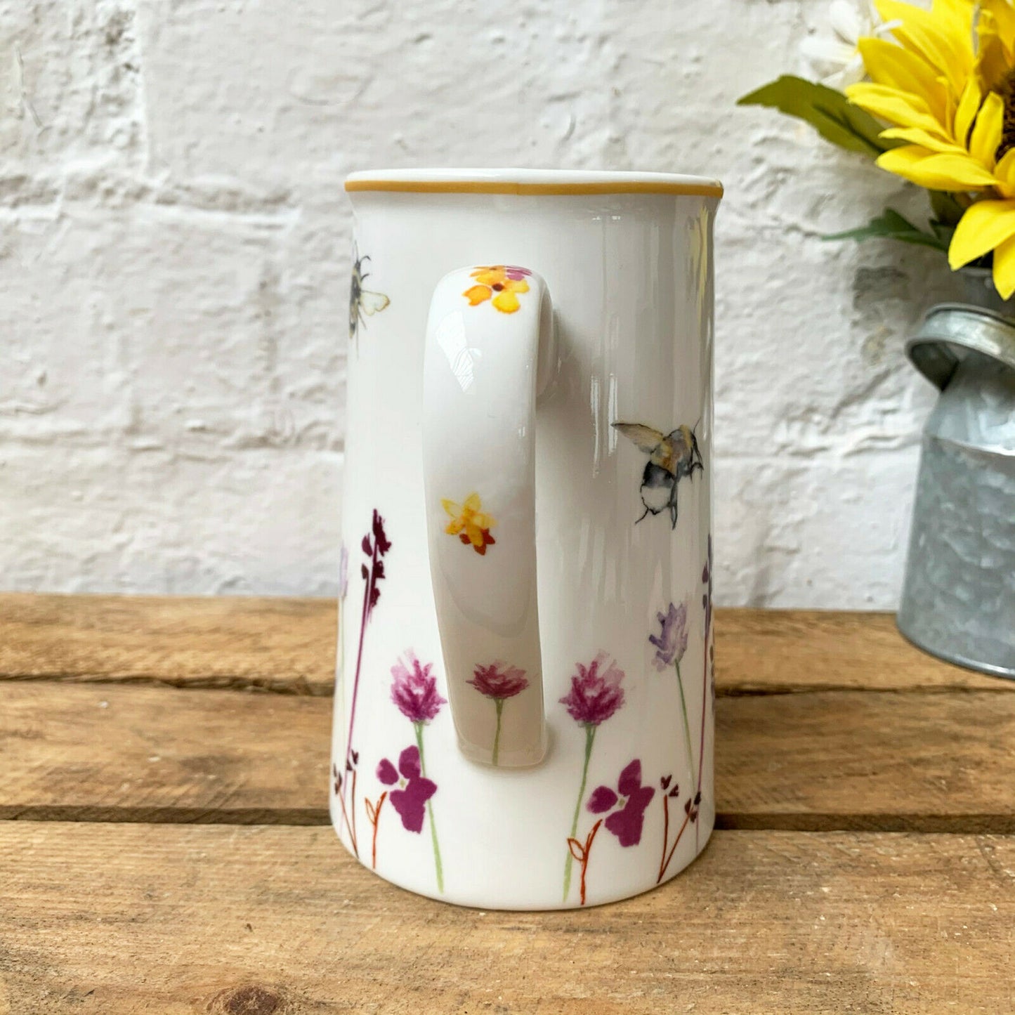 Fine China Busy Bees Jug 450ml