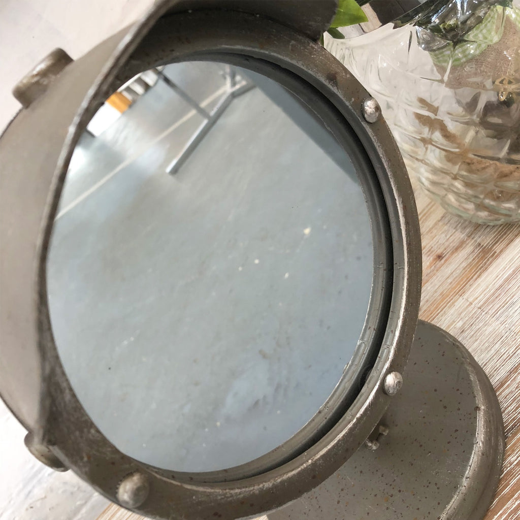 Industrieller Kosmetikspiegel aus Metall