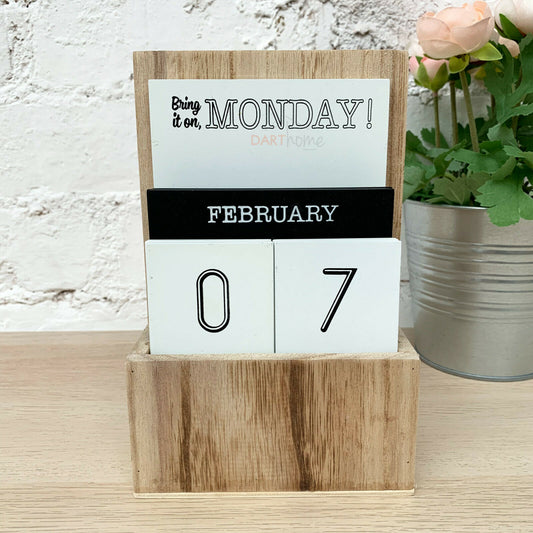 Stehender Schreibtisch aus Holzblock, ewiger Kalender, 31 cm