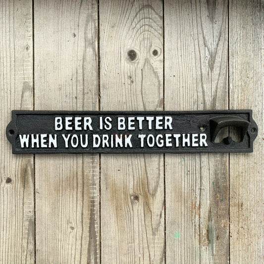 Wandflaschenöffner „Beer Is Better“ aus Gusseisen, 35 cm