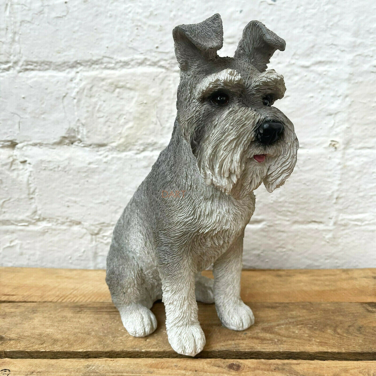 Sitzender grauer Deutscher Schnauzer-Hund aus Kunstharz, 24 cm