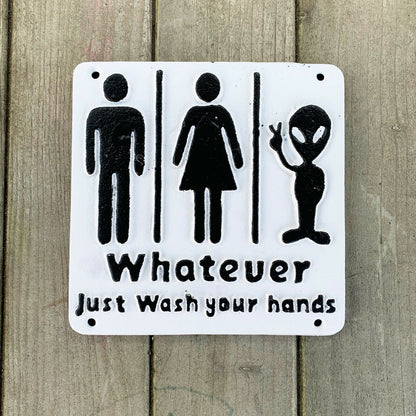 Lustiges Toilettenschild aus Gusseisen – Whatever Just Wash Your Hands