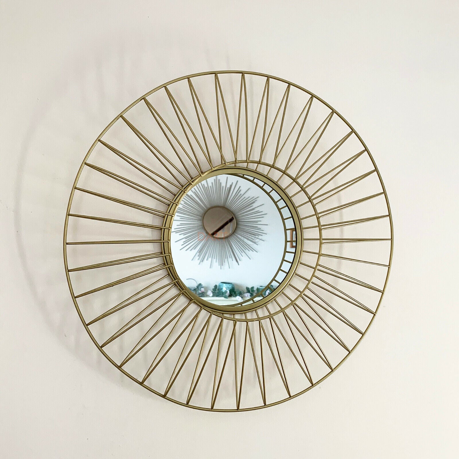 Golddraht-Wandspiegel mit Metallkäfig