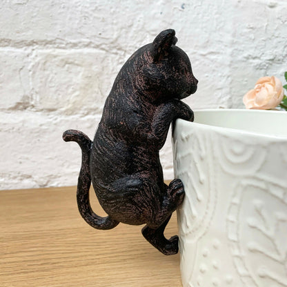 Resin Black Climbing Cat Pot Hanger