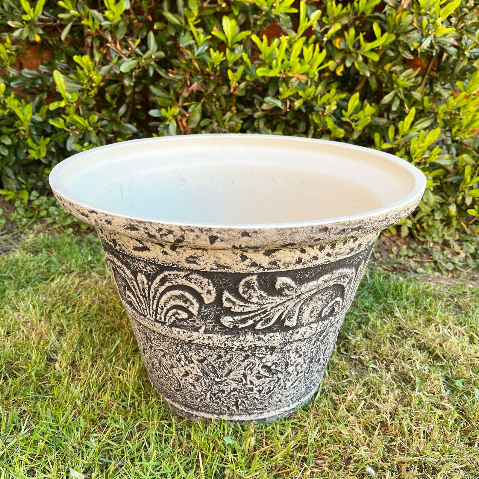 Stone Effect Plastic Round Planter
