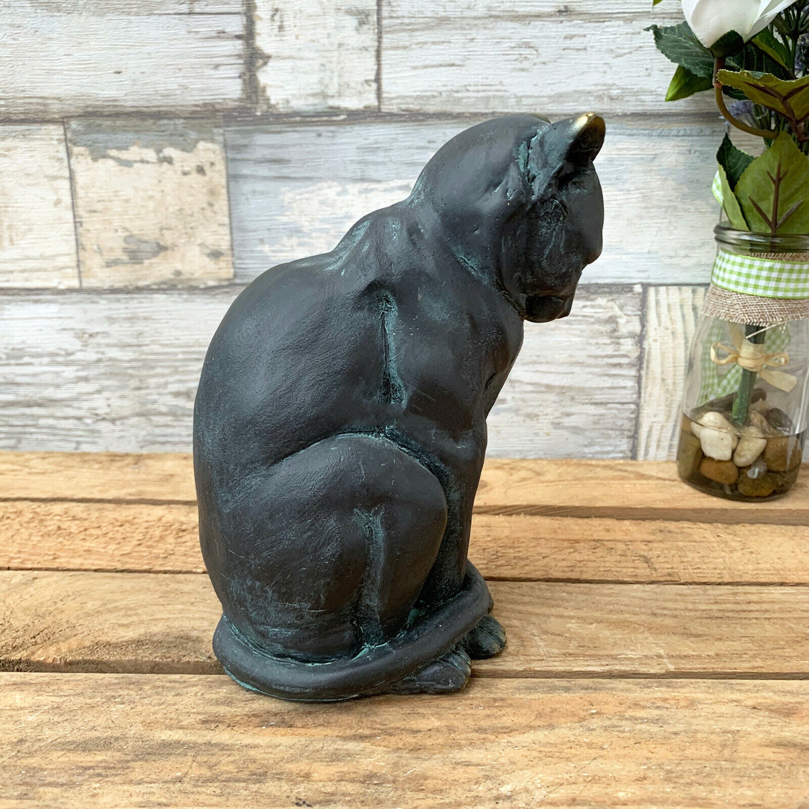 Sitzende Katze aus Bronzeharz