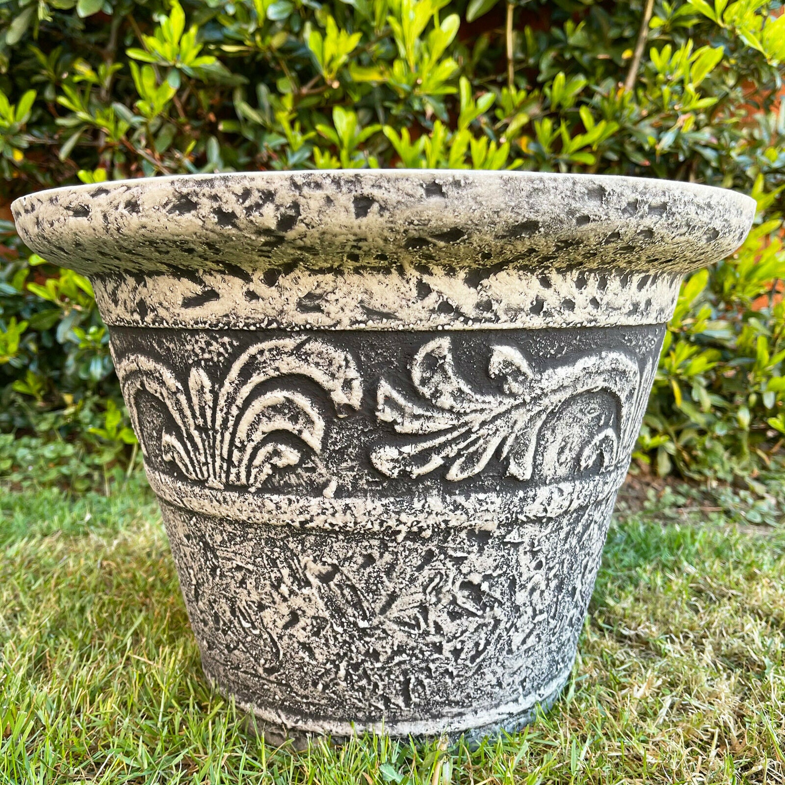 Stone Effect Plastic Round Planter
