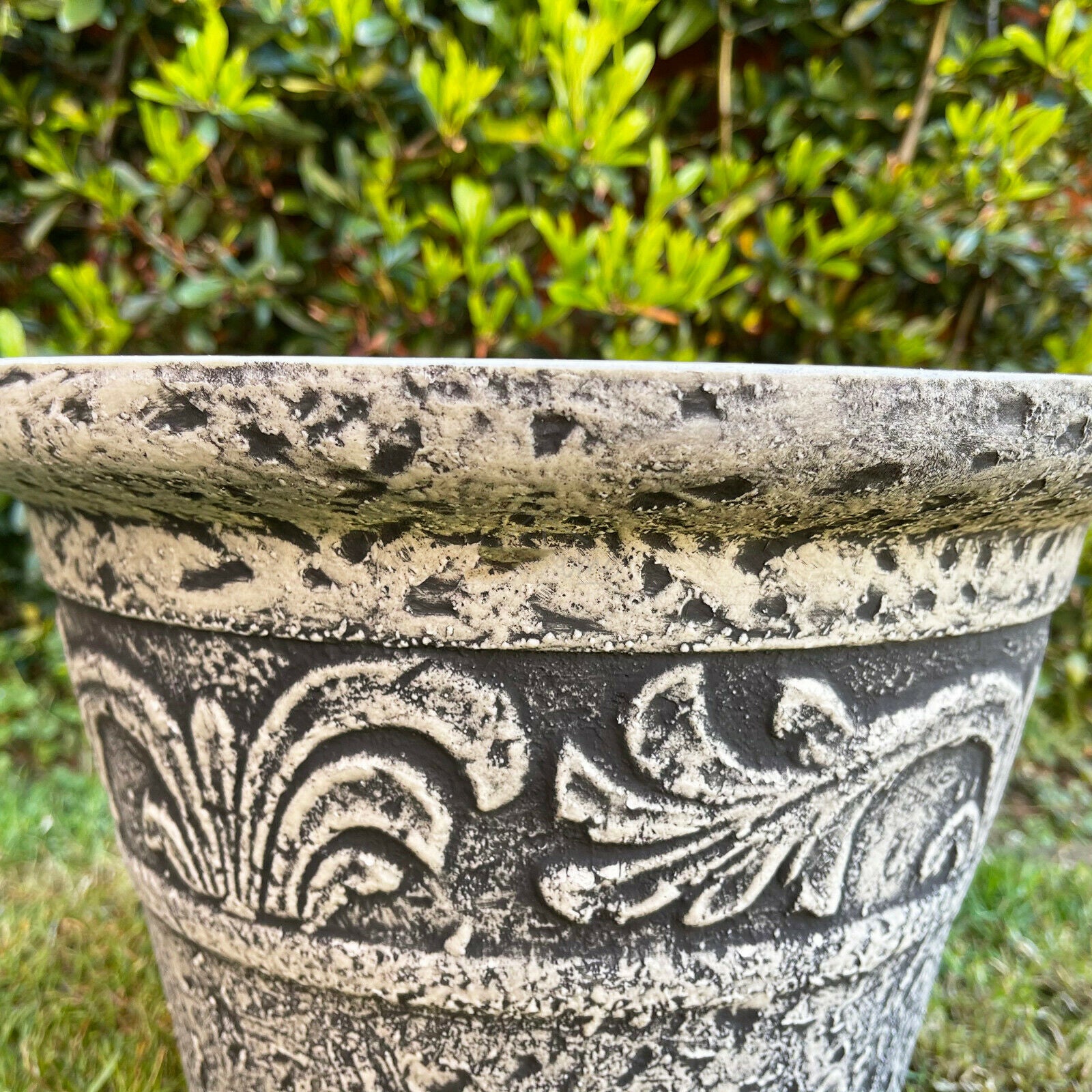 Stone Effect Plastic Round Planter