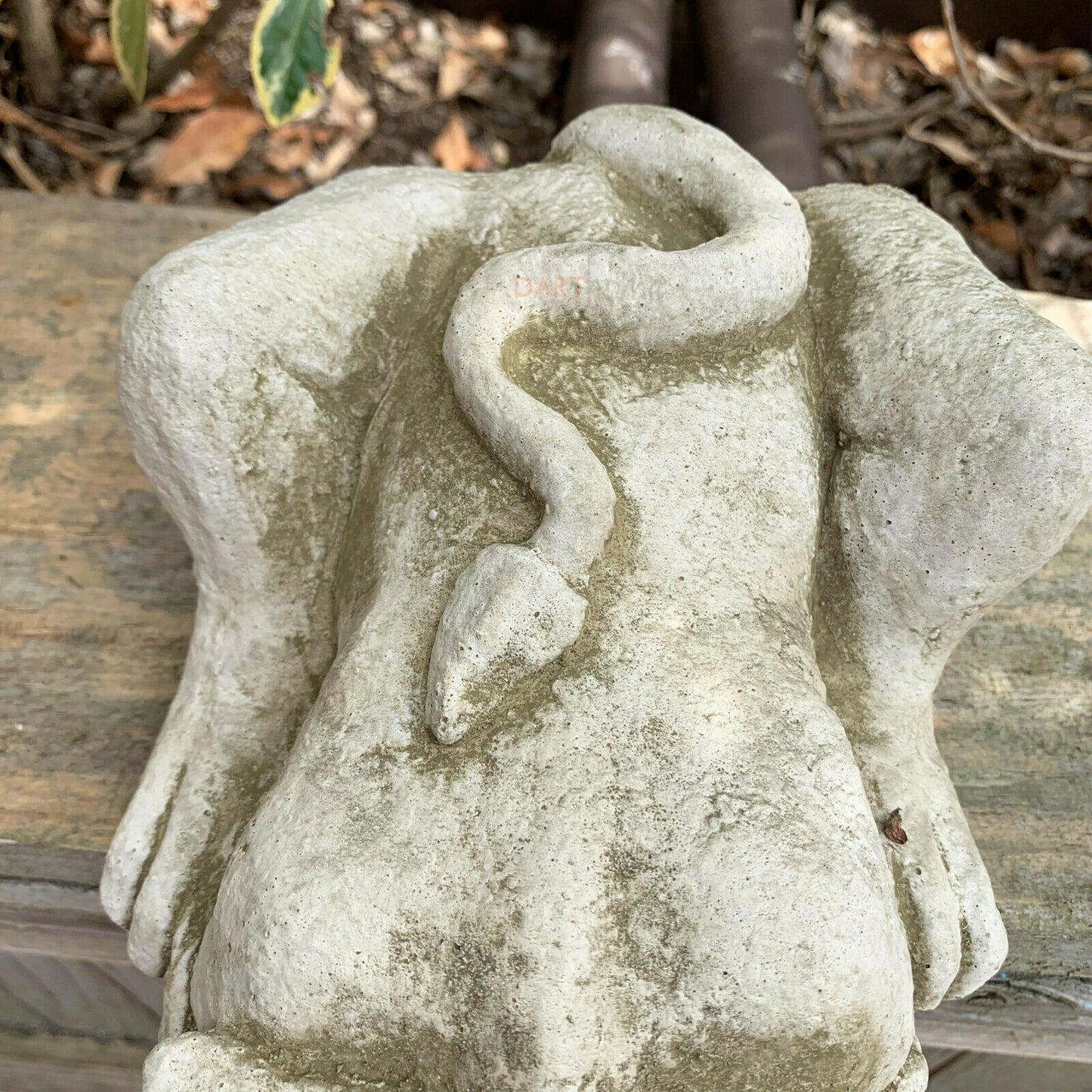 Steinguckende Gremlin-Gartenstatue, 18 cm