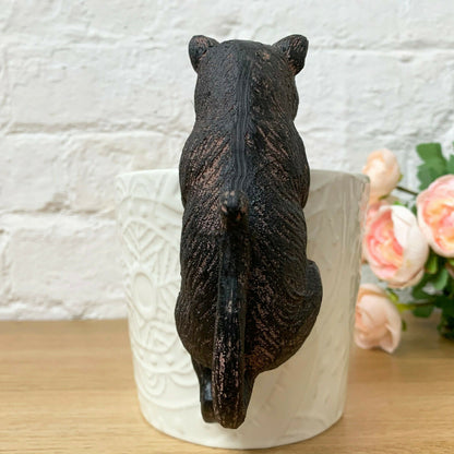 Resin Black Climbing Cat Pot Hanger