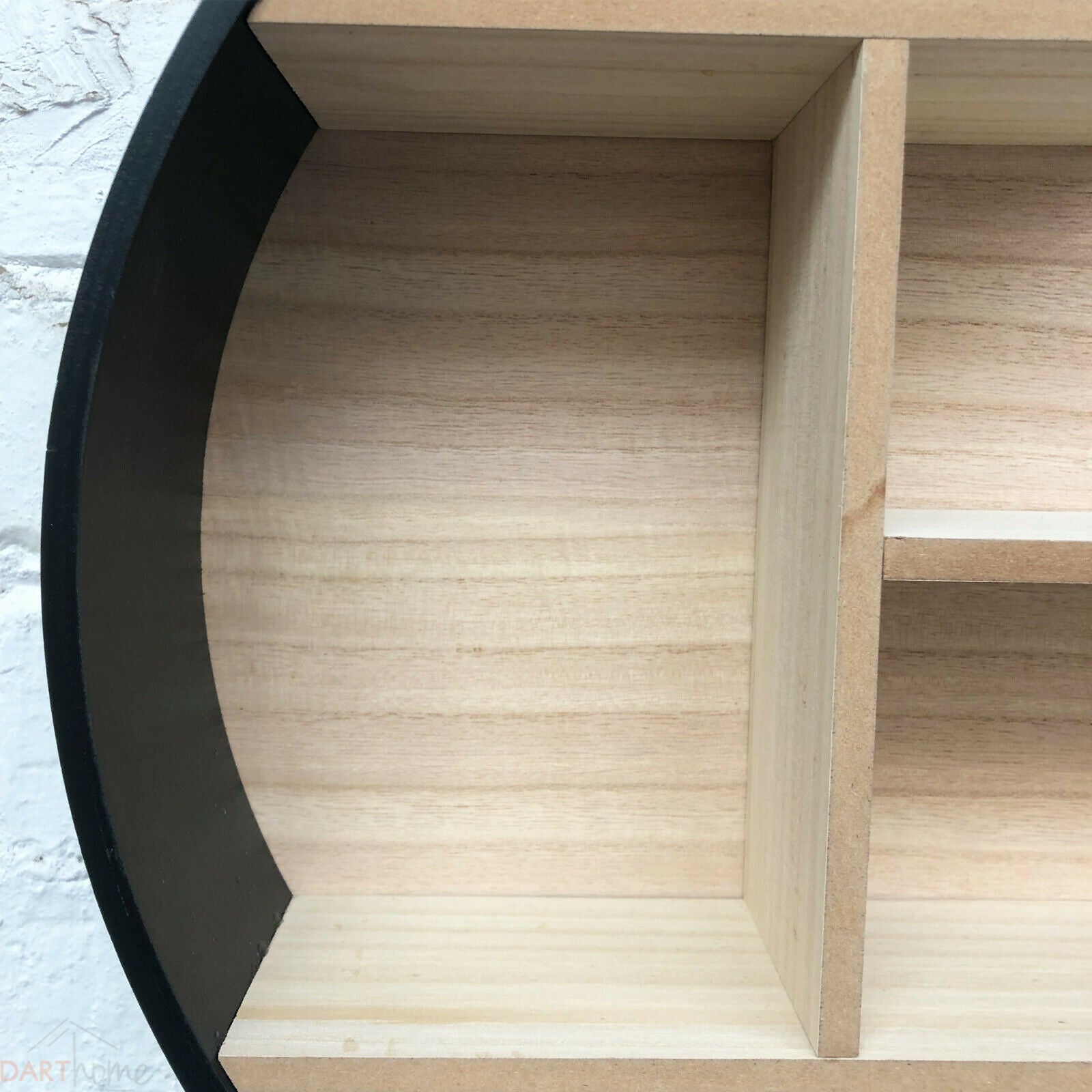 Schwarzes rundes Holzregal