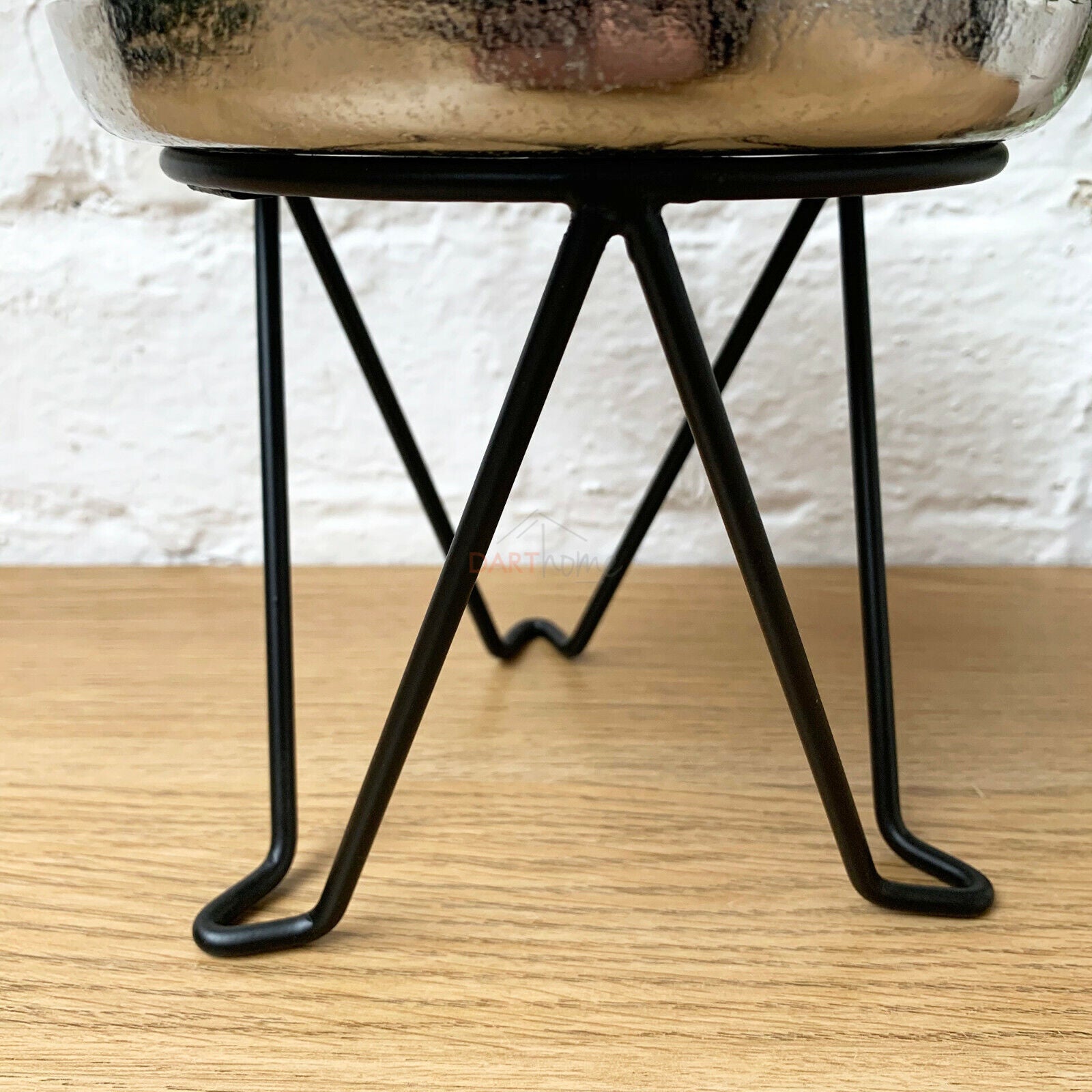 Silberner Stumpenkerzenhalter auf Ständer