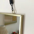 Hängender rechteckiger goldener Spiegel 40 cm