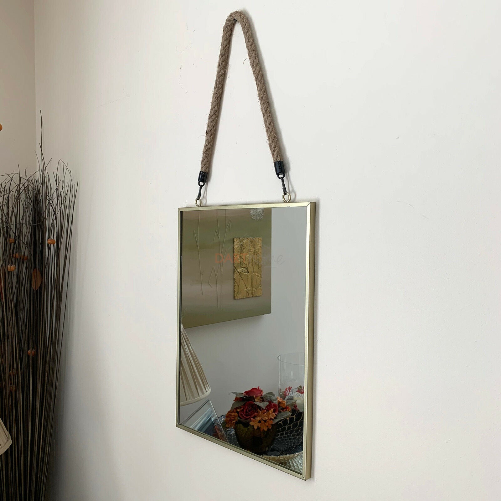 Hängender rechteckiger goldener Spiegel 40 cm