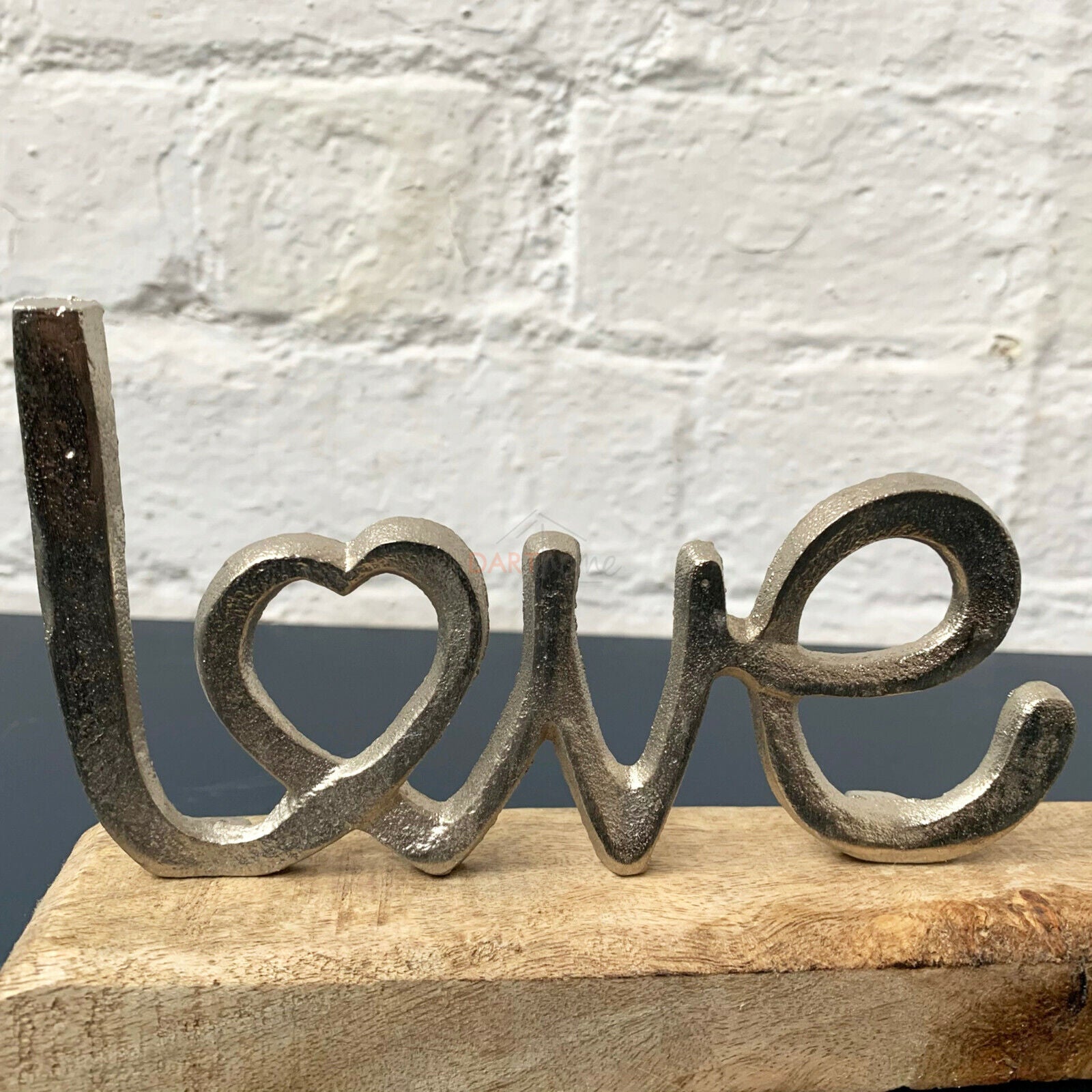 Chrom-Teelichthalter „Love“ auf Holzsockel