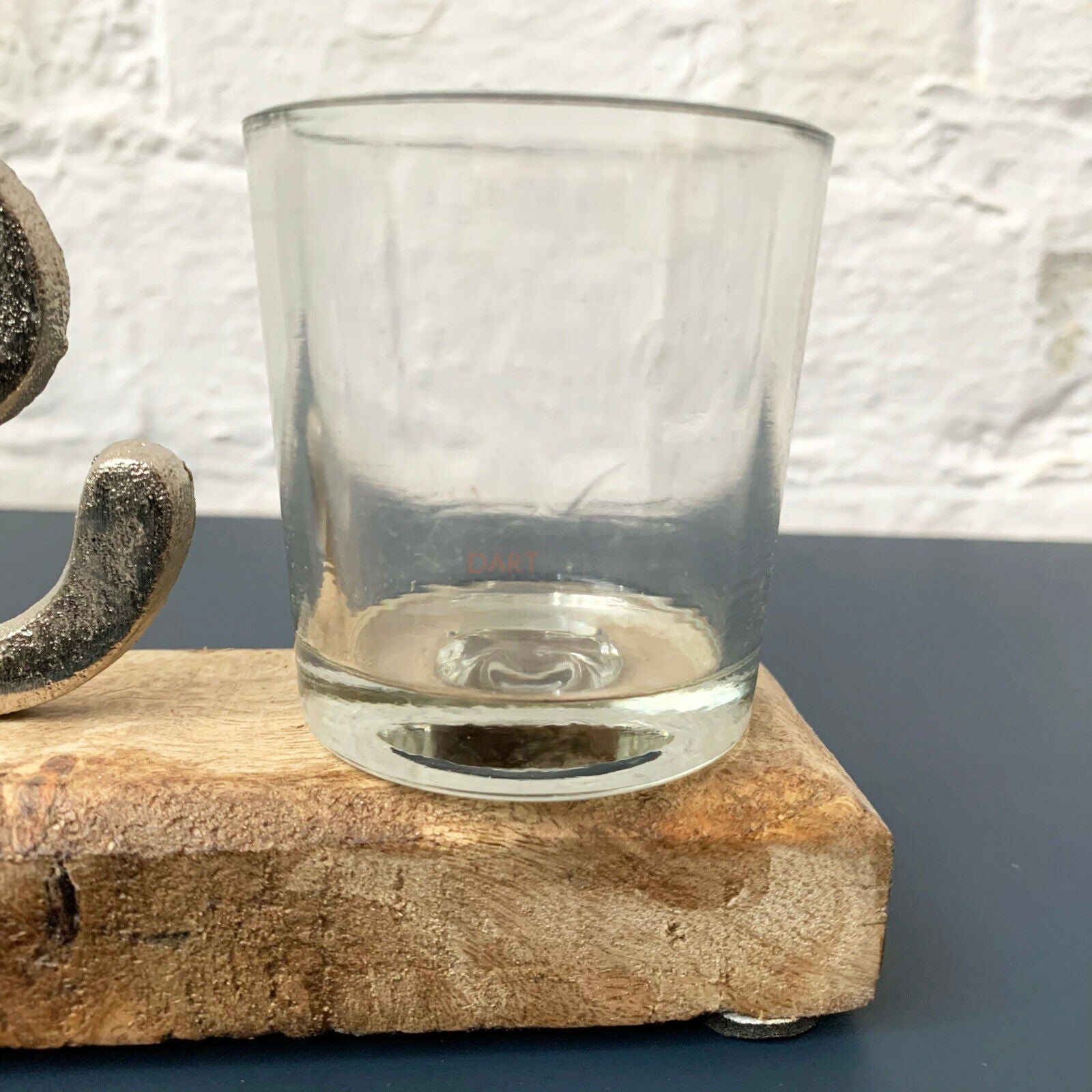 Chrom-Teelichthalter „Love“ auf Holzsockel