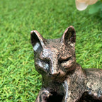 Miniatur-Bronze-Ornament mit liegender Katze