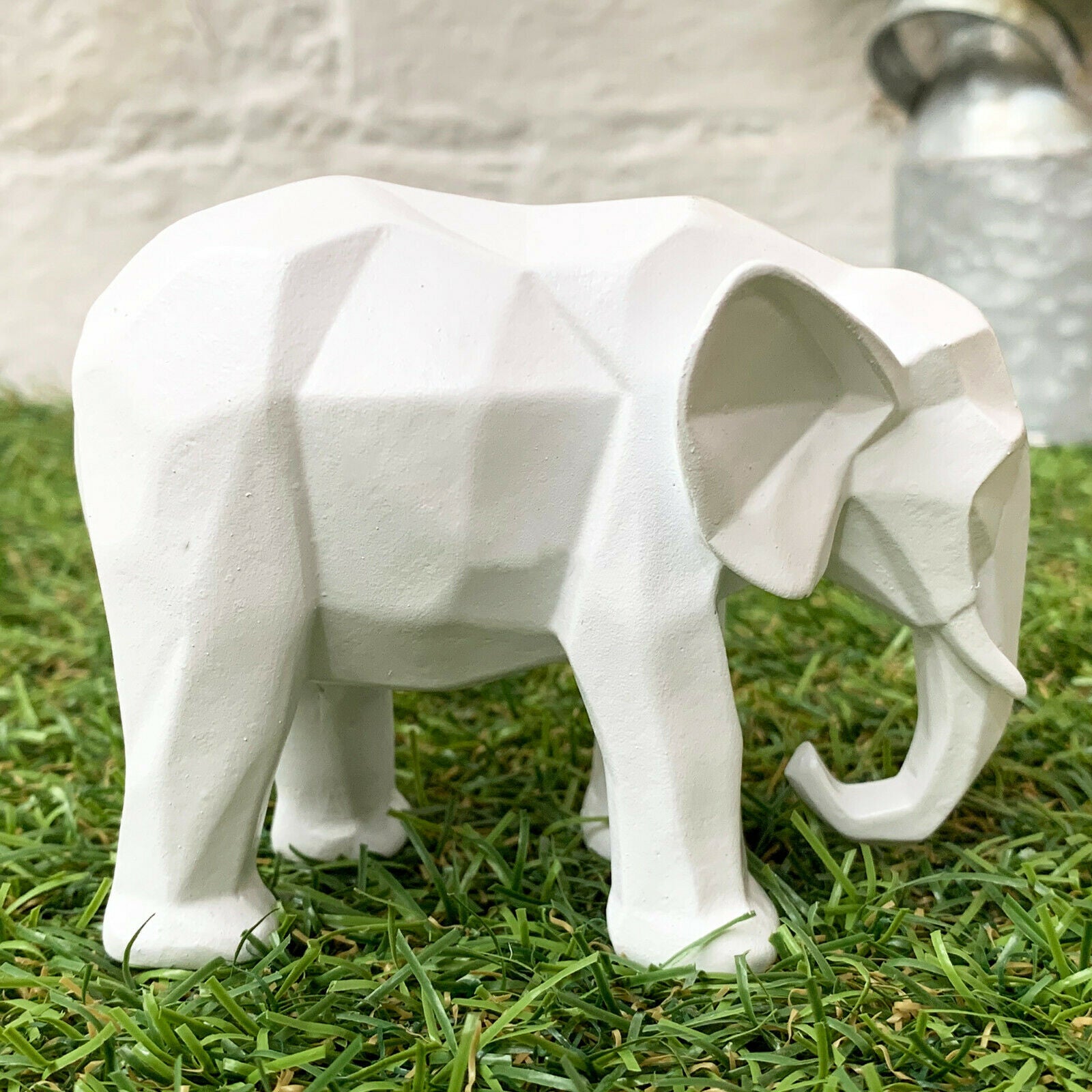 Weiße Miniatur-Elefant-Figur