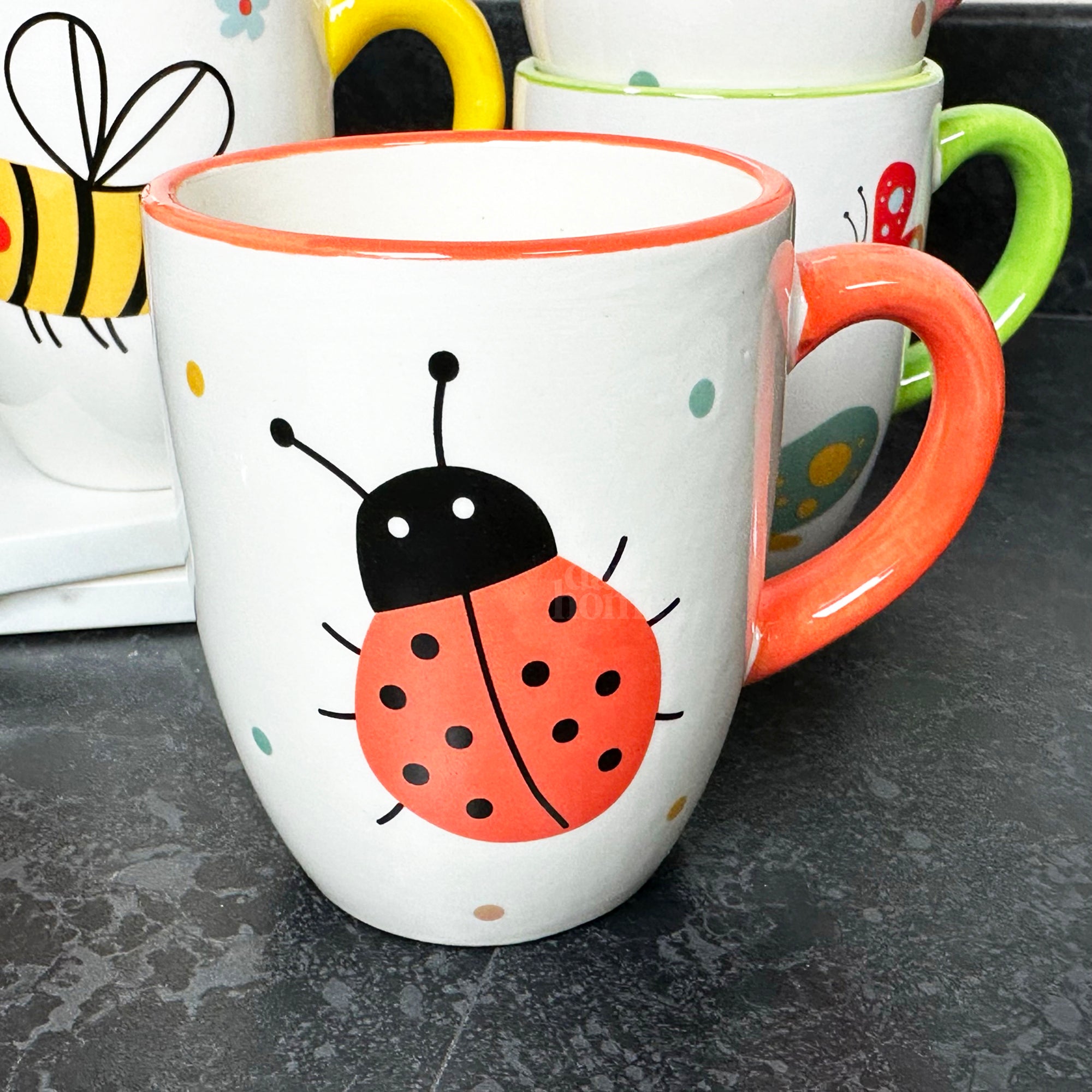 Set mit 4 Insekten-Kindertassen