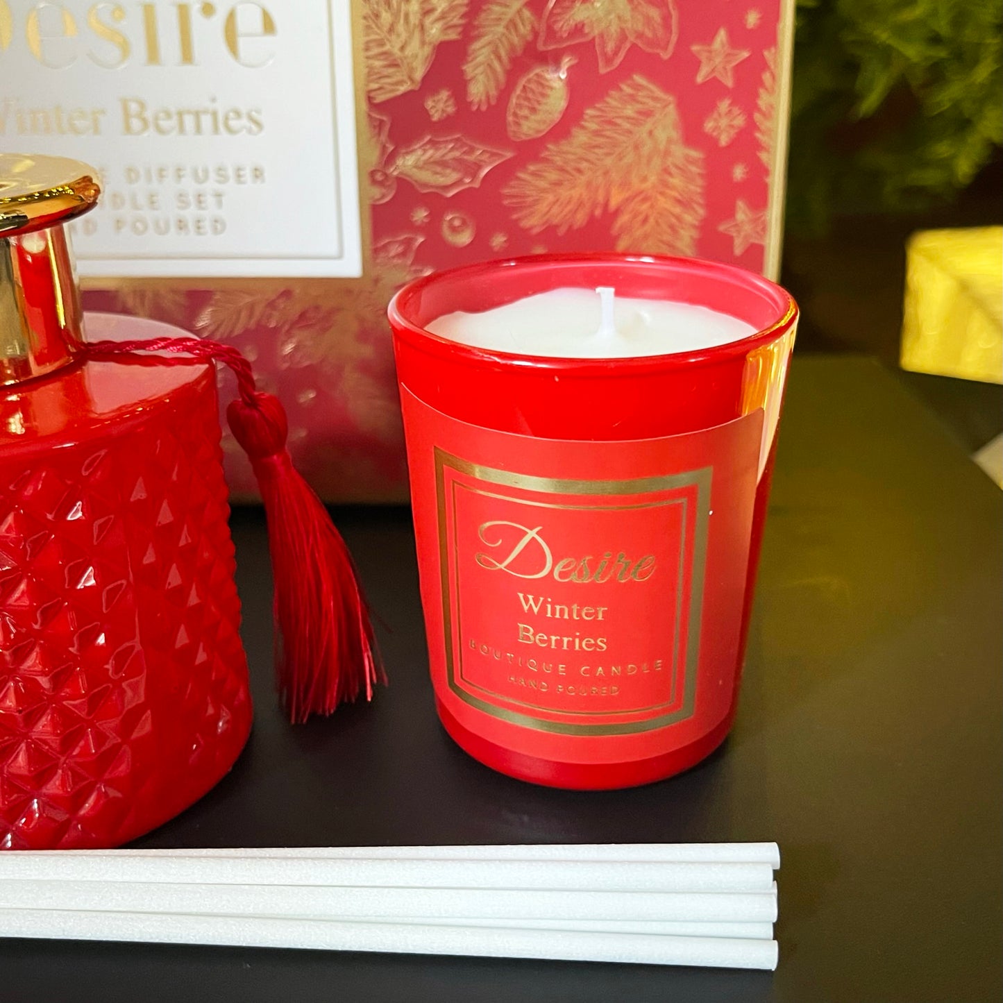 Winter Berries Christmas Candle Diffuser Gift Set