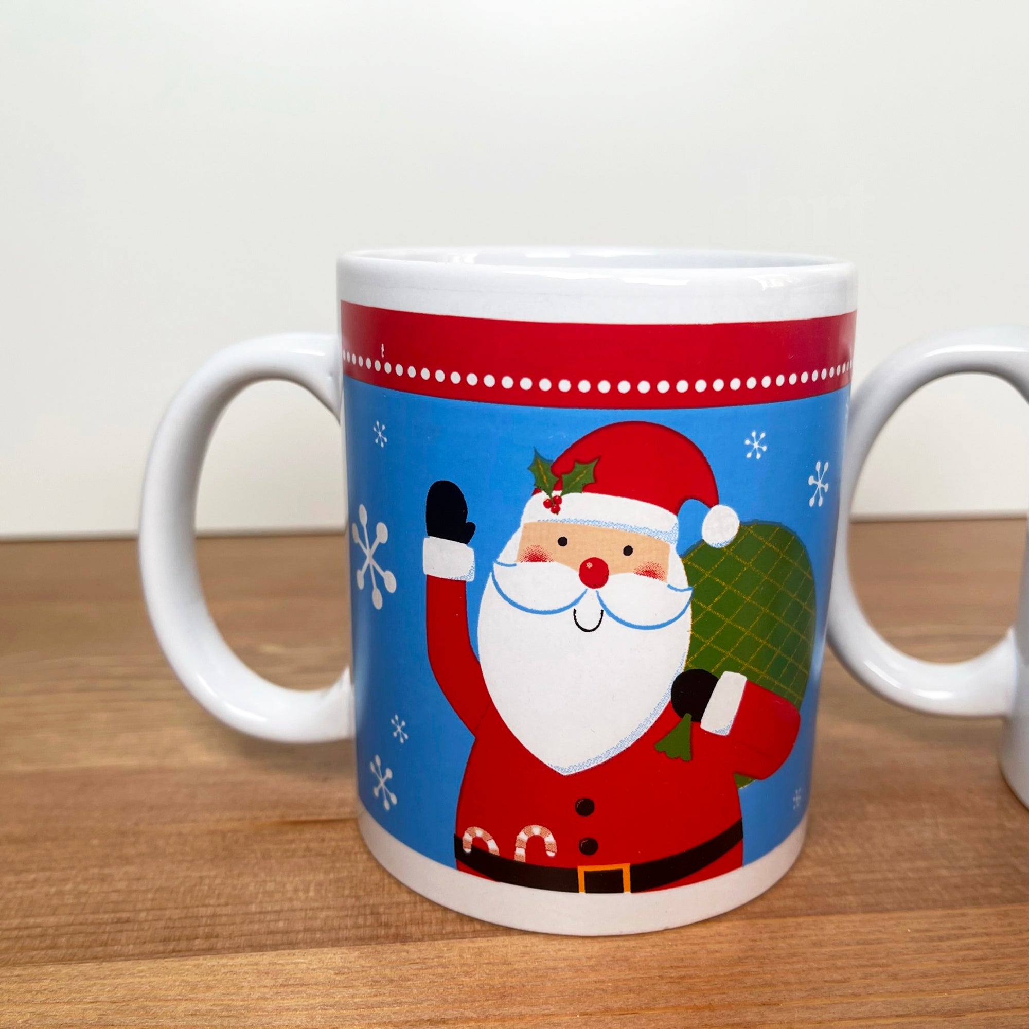 Blaue Weihnachtsmann-Tassen im 2er-Set