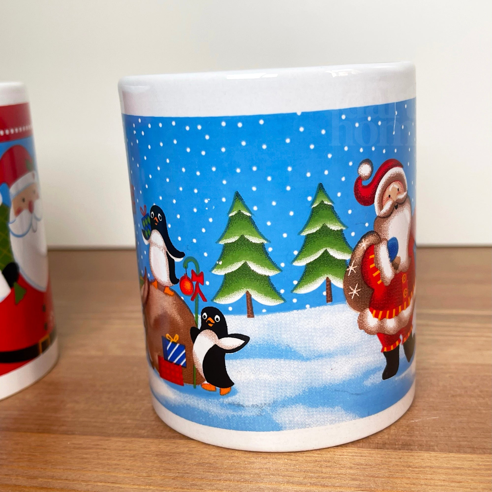 Blaue Weihnachtsmann-Tassen im 2er-Set