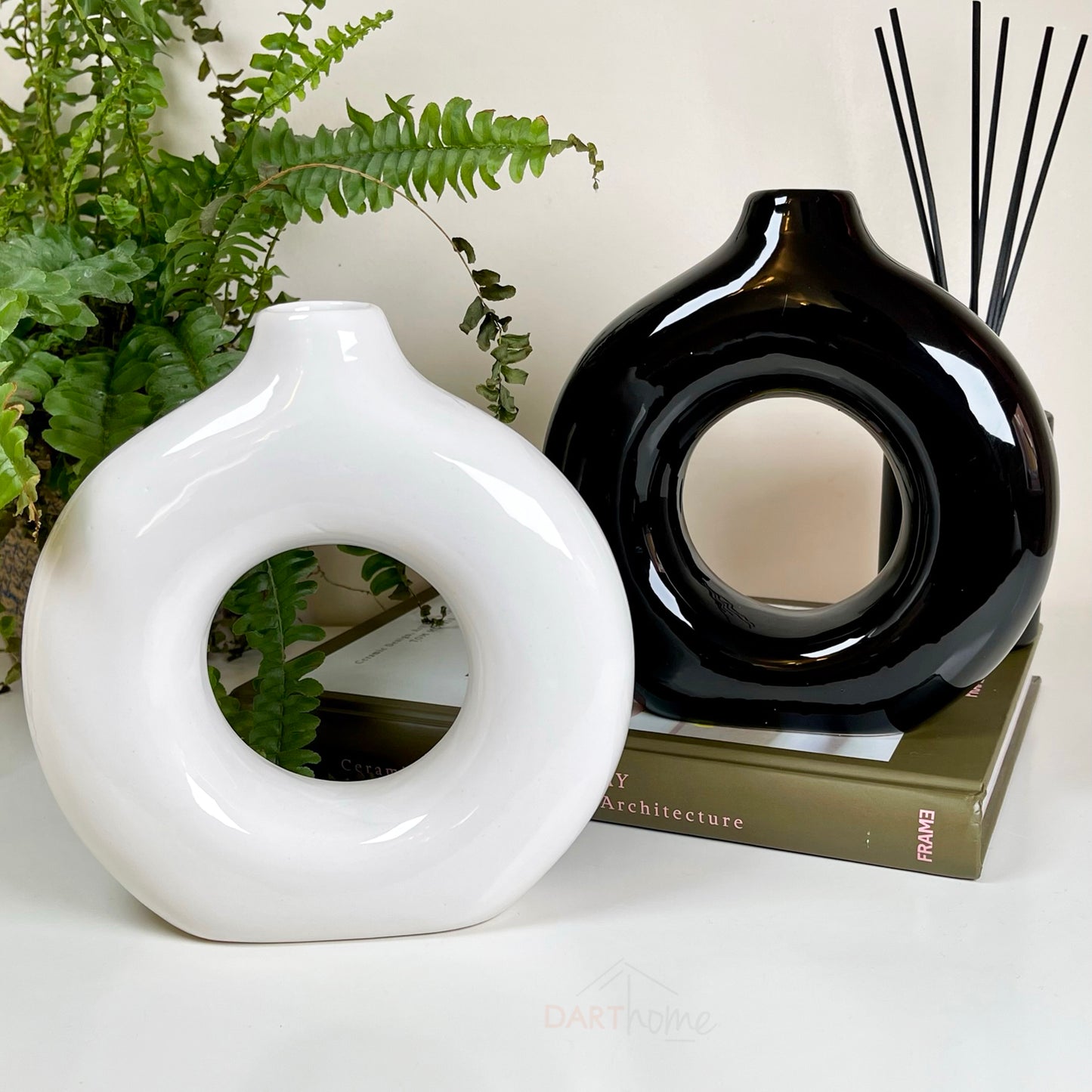 Schwarze Donut-Vase aus Keramik