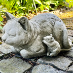 Steinkatzen- und Mausskulptur