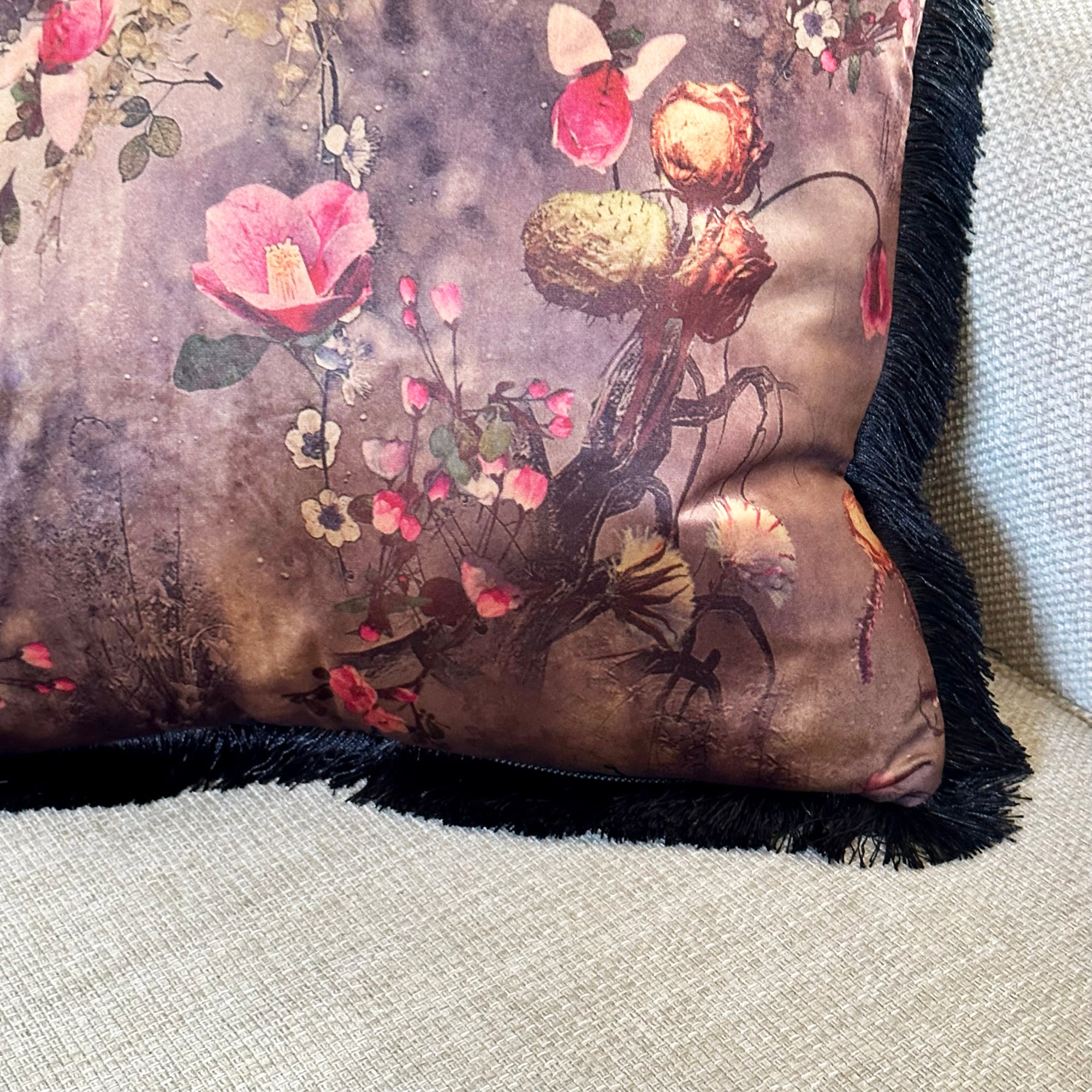 Boho-Blumensamt-Kissen mit Fransen