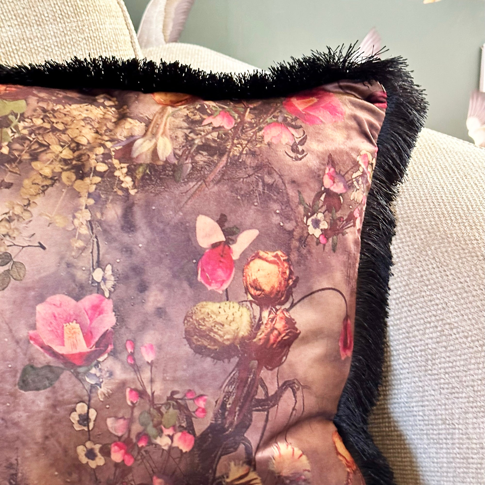 Boho-Blumensamt-Kissen mit Fransen