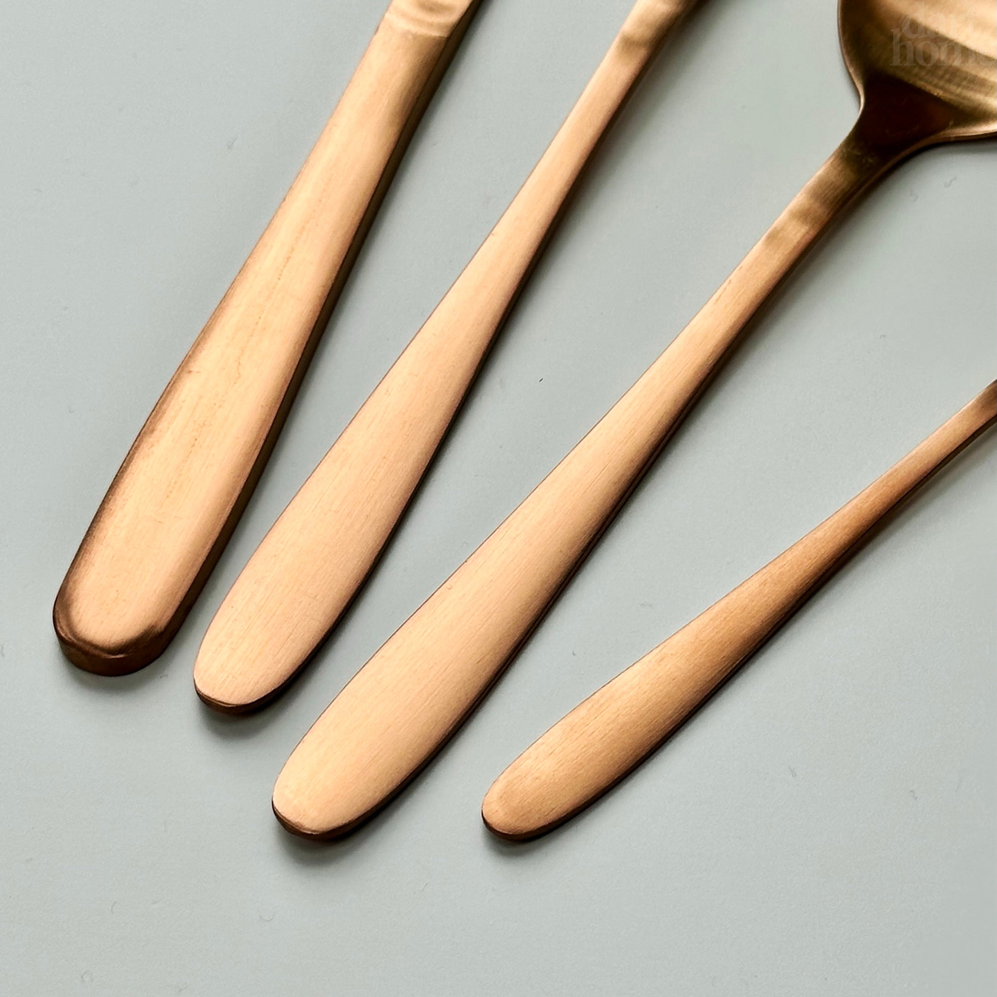 Copper Stainless Steel 16 Piece Cutlery Set
