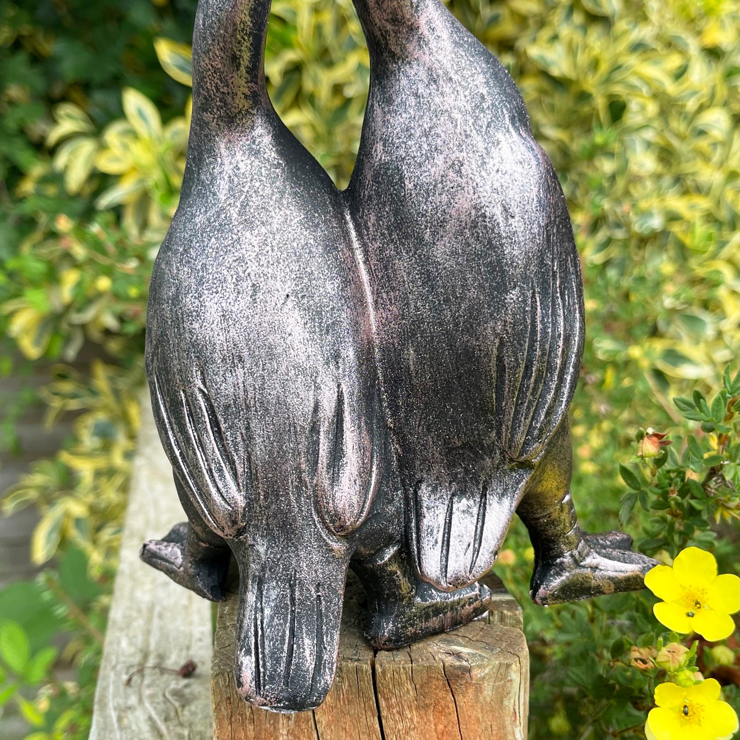 Entenpaar aus Bronzeharz, Gartenskulptur, 19 cm