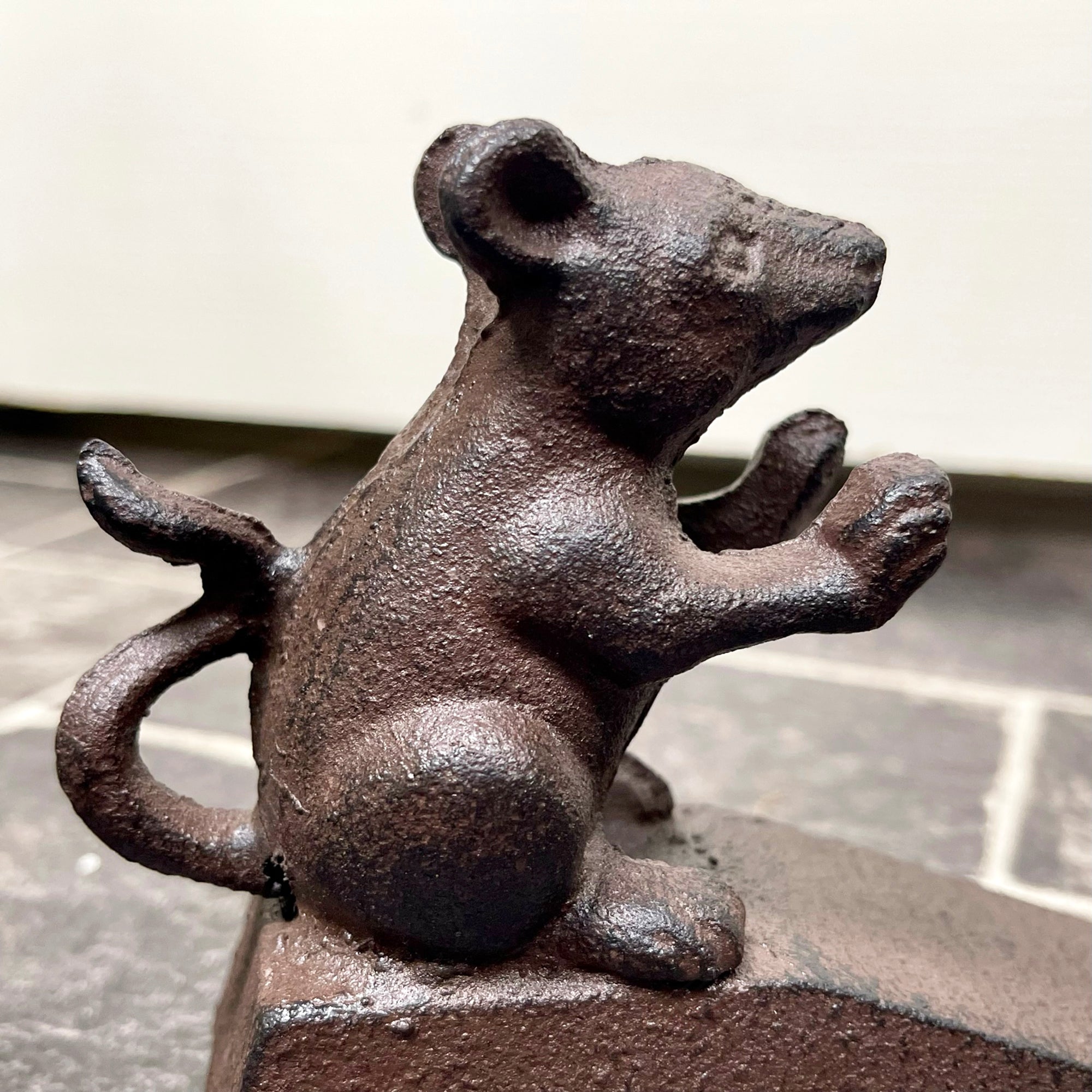 Cast Iron Mouse Door Wedge