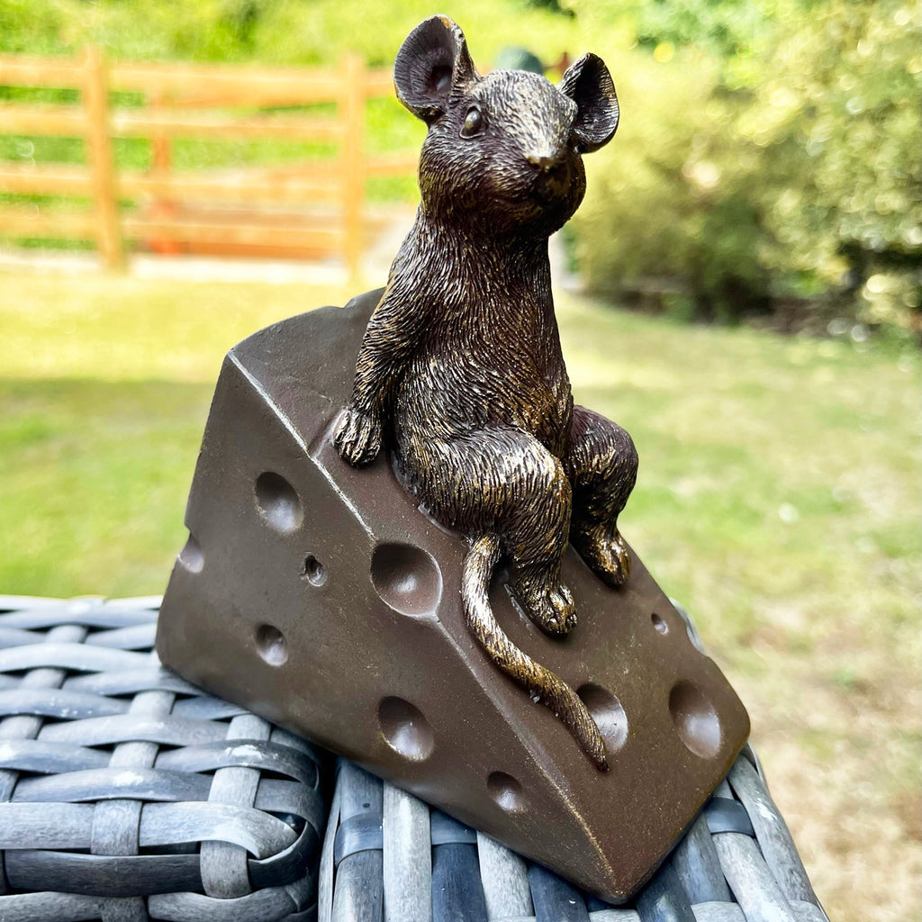 Goldene Maus auf Käse-Ornament, 12 cm
