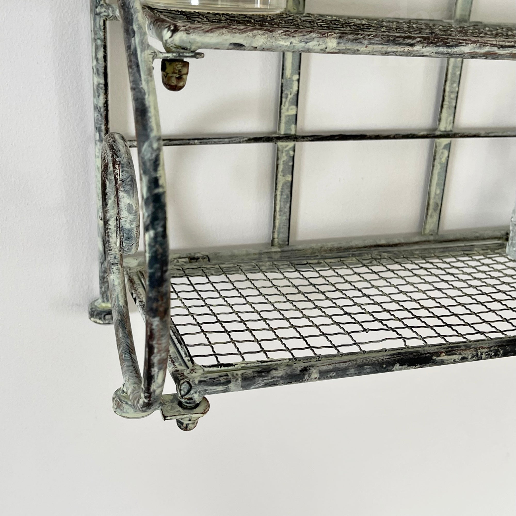Vintage 2 Tier Scroll Shelf