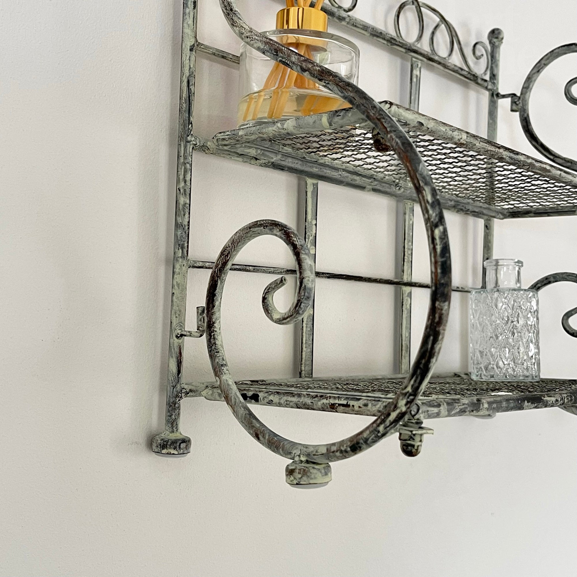 Vintage 2 Tier Scroll Shelf