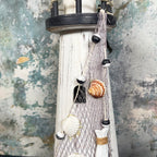 Weißer hölzerner Leuchtturm, nautisches Ornament