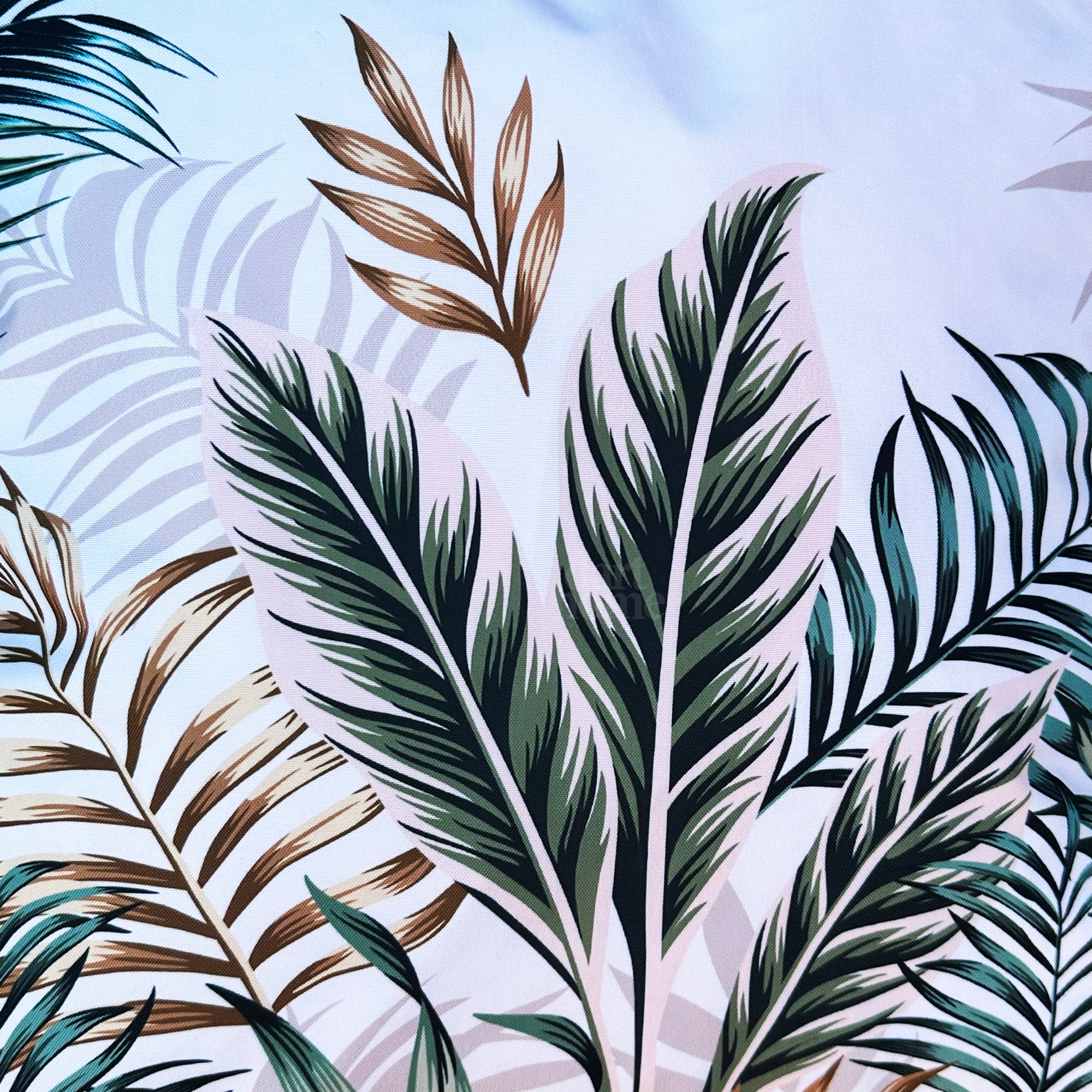 Goldenes tropisches Dschungel-Außenkissen