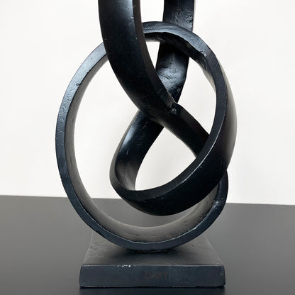 Schwarze Infinity-Loop-Skulptur aus Metall, 3 kg