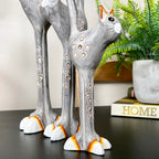 Set mit 3 großen grauen Katzenfiguren aus Holz