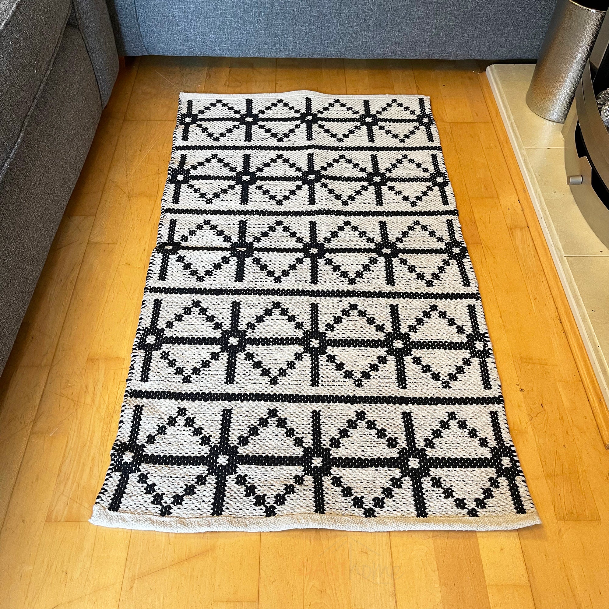 Black & White Reversible Geometric Rug