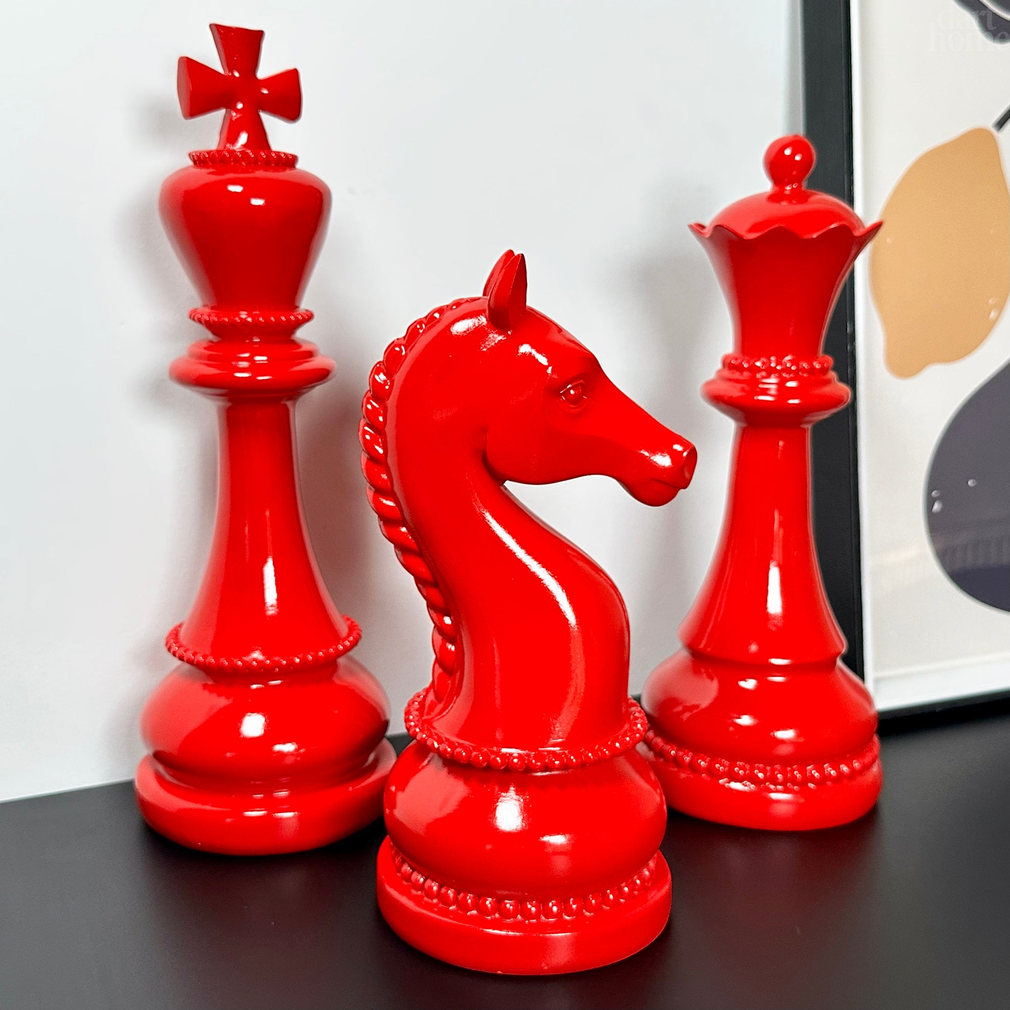 3-teilige rote Riesenschachstatuen