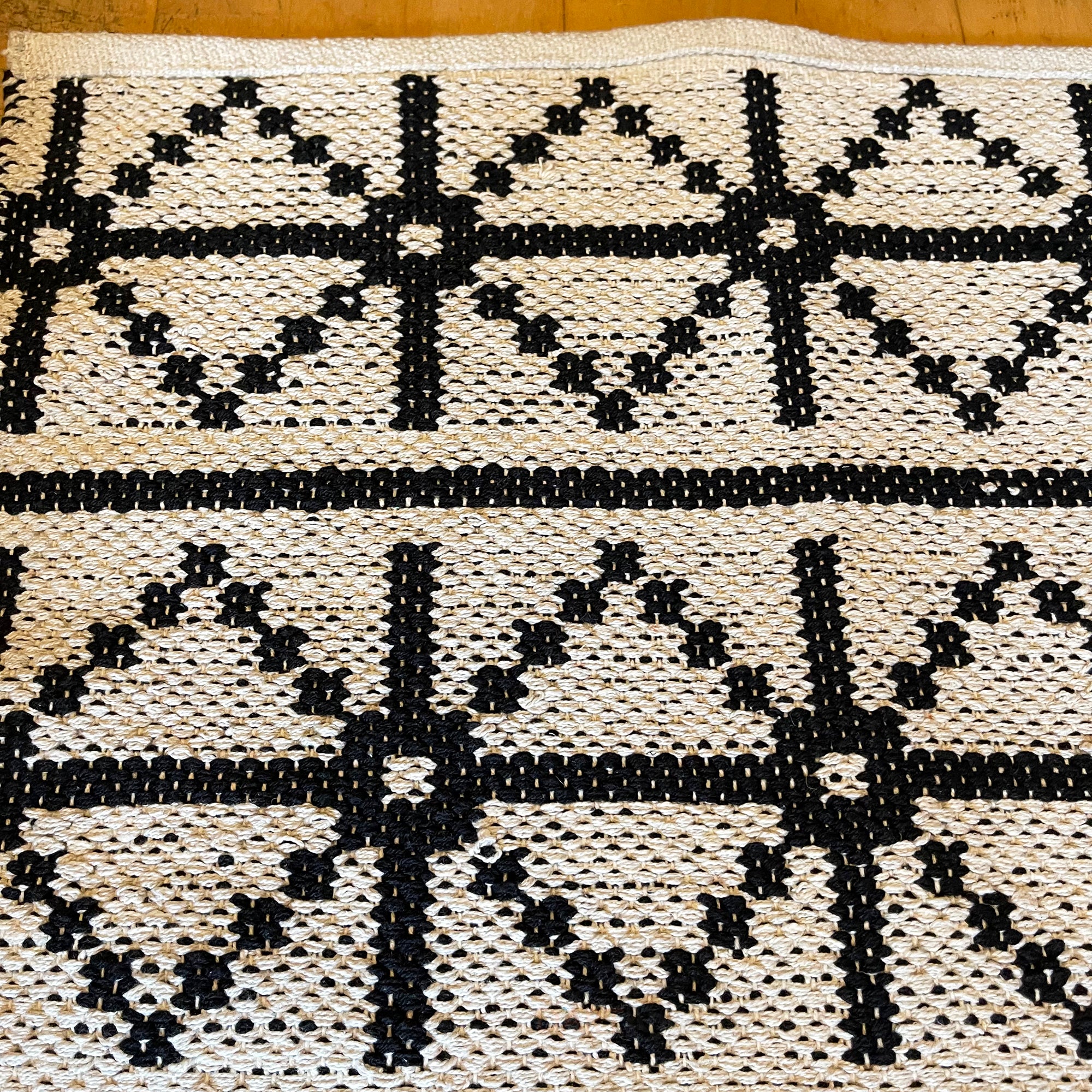 Black & White Reversible Geometric Rug
