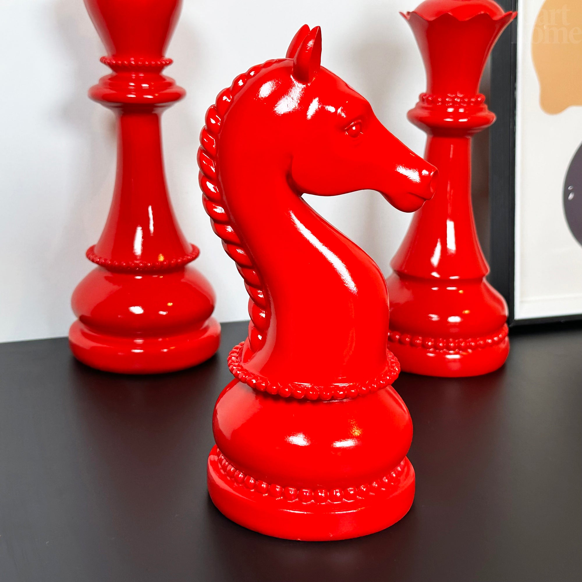 3-teilige rote Riesenschachstatuen