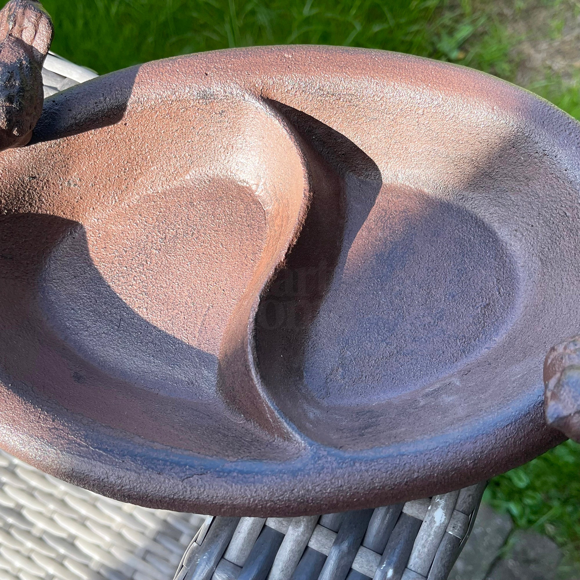 Cast Iron Dove Bird Bath