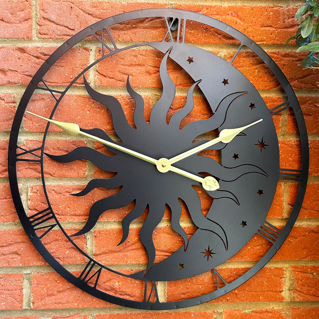 Sonnen- und Mond-Silhouette-Wanduhr für den Außenbereich